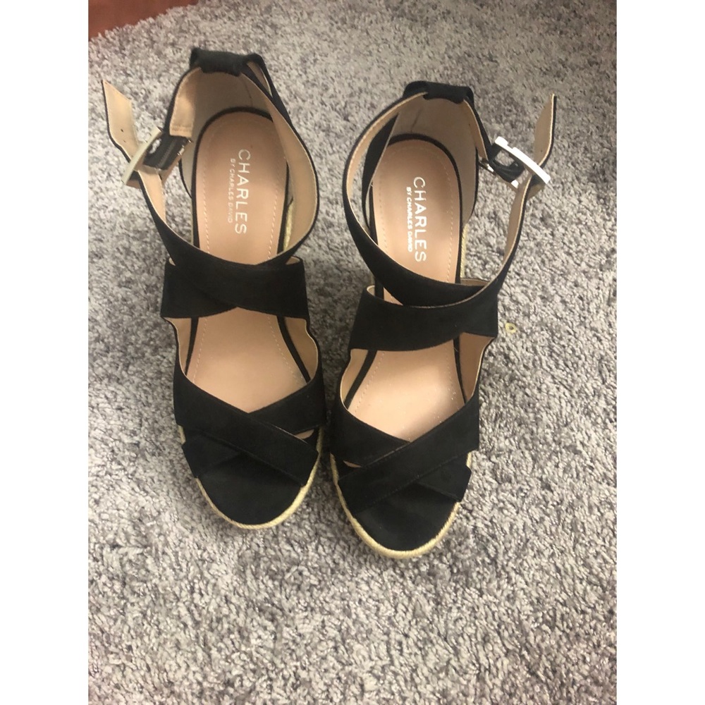 Black wedges
